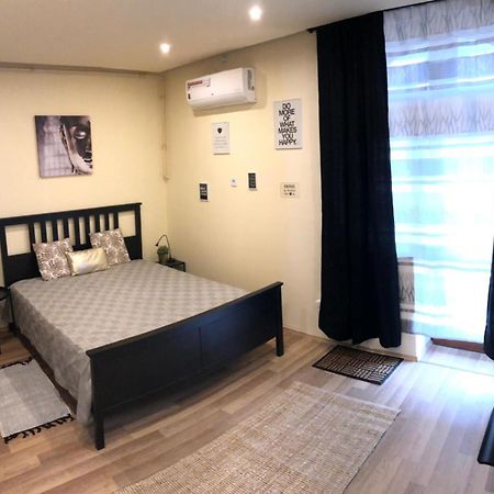 Black & White Apartments • Black Еґер Екстер'єр фото