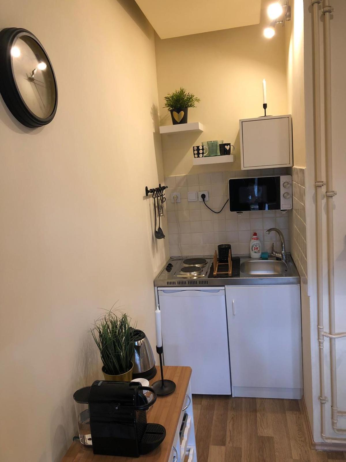 Black & White Apartments • Black Еґер Екстер'єр фото