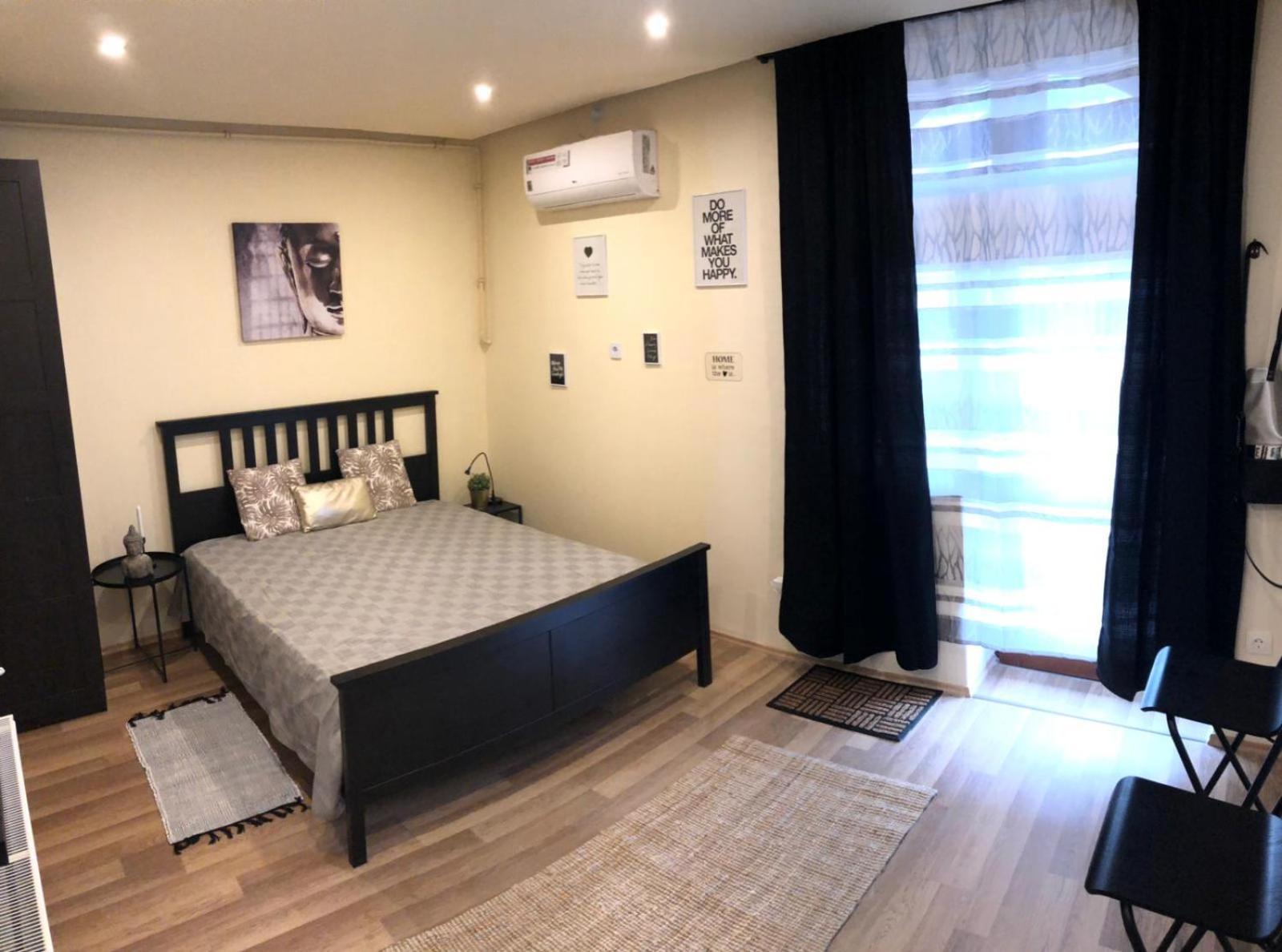 Black & White Apartments • Black Еґер Екстер'єр фото