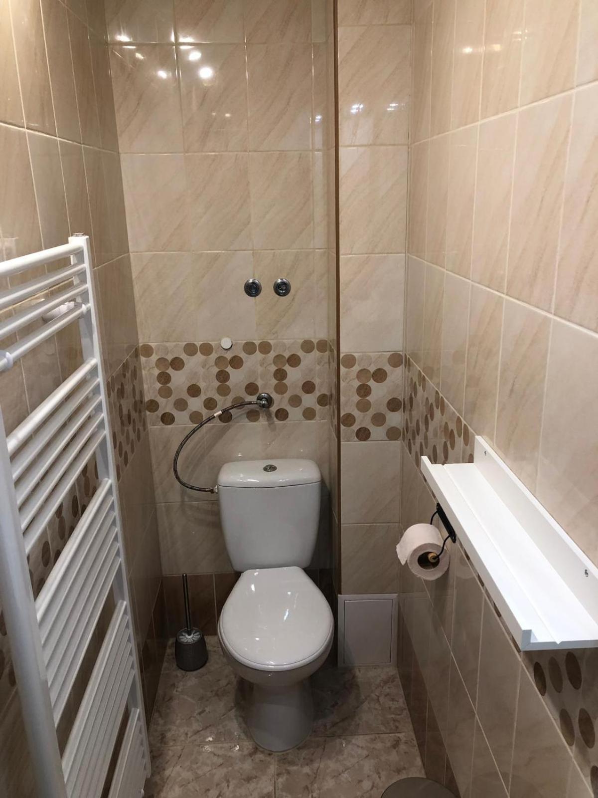 Black & White Apartments • Black Еґер Екстер'єр фото